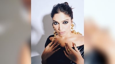 Assisted by make up artist, Sonik Sarwate, Bhumi opted for bold eye makeup, with strokes of kajal and eyeliner that added a touch of drama to her appearance. Her nude lipstick and blushy cheeks added the perfect finishing touches. (Instagram/@bhumipednekar) Assisted by make up artist, Sonik Sarwate, Bhumi opted for bold eye makeup, with strokes of kajal and eyeliner that added a touch of drama to her appearance. Her nude lipstick and blushy cheeks added the perfect finishing touches. (Instagram/@bhumipednekar)