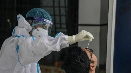 On Saturday, Delhi reported 535 fresh Covid cases with a positivity rate of 23.05%. (HT File)