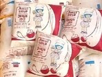 Bengaluru hoteliers decide to use Nandini milk to 'support state's farmers' Bengaluru hoteliers decide to use Nandini milk to 'support state's farmers'