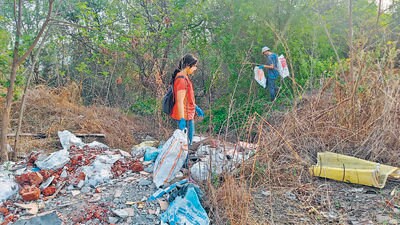 Clean-up drive reveals construction, bio medical wastes in Kharghar mangroves Clean-up drive reveals construction, bio medical wastes in Kharghar mangroves