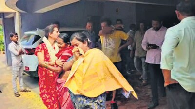 According to Vajir Patel, a fireman at Bhiwandi Fire Station, “We received a call at 2.25pm and immediately dispatched two fire engines to the spot. By the time we reached, the smoke had already spread across the building and there was very low visibility. I went to the 9th floor and attempted to start the hydrochloric system which was installed in the building.” (Praful Gangurde/HT Photo) According to Vajir Patel, a fireman at Bhiwandi Fire Station, “We received a call at 2.25pm and immediately dispatched two fire engines to the spot. By the time we reached, the smoke had already spread across the building and there was very low visibility. I went to the 9th floor and attempted to start the hydrochloric system which was installed in the building.” (Praful Gangurde/HT Photo)