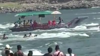 Some videos of the incident have also surfaced on social media, in which boatmen are seen using their boats to rescue people trapped in the river and on rocks. (Twitter ) Some videos of the incident have also surfaced on social media, in which boatmen are seen using their boats to rescue people trapped in the river and on rocks. (Twitter )