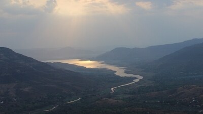 Lonavala: Located just a few hours away from Mumbai, Lonavala is a popular hill station known for its picturesque views, waterfalls, and ancient caves. You can also enjoy adventure activities like trekking and camping. (Pixabay) Lonavala: Located just a few hours away from Mumbai, Lonavala is a popular hill station known for its picturesque views, waterfalls, and ancient caves. You can also enjoy adventure activities like trekking and camping. (Pixabay)