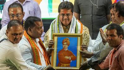 Tripura chief minister Manik Saha with BJP workers during ‘Ek Bharat Shreshtha Bharat’ programme at the National Library in Kolkata on Saturday. (PTI) Tripura chief minister Manik Saha with BJP workers during ‘Ek Bharat Shreshtha Bharat’ programme at the National Library in Kolkata on Saturday. (PTI)