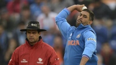 MS Dhoni (Reuters) MS Dhoni (Reuters)
