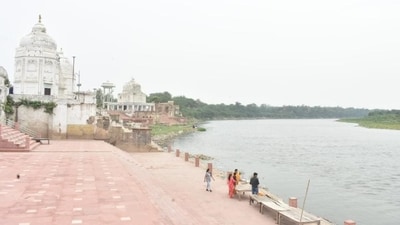 The Yamuna river front at Bateshwar in Agra district. (Photo HT) The Yamuna river front at Bateshwar in Agra district. (Photo HT)