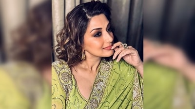 Sonali Bendre captioned her post, "Mood-y." Her post garnered more than 44k likes in just 24 hours. (Instagram/@iamsonalibendre)