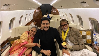Jaya, Abhishek and Amitabh spotted in a private jet, sharing a cuddle. Jaya, Abhishek and Amitabh spotted in a private jet, sharing a cuddle.