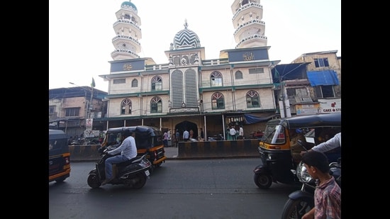 The Ram NAvami procession had lingered in front of Jama Masjid and loud music was played. (HT PHOTO)