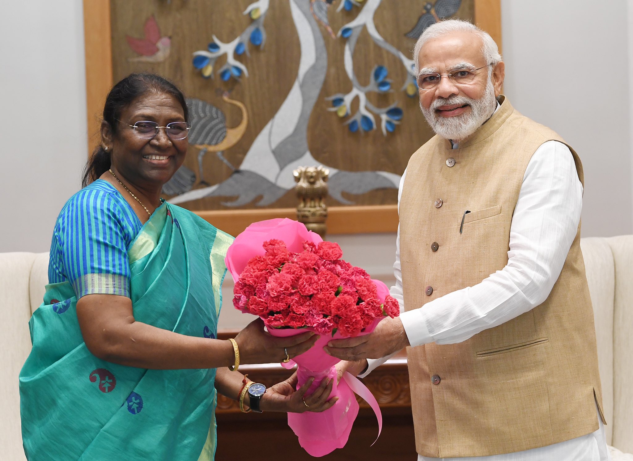PM Narendra Modi and President Droupadi Murmu.