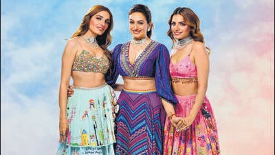 (L-R) Prakriti and Sukriti Kakar (L-R) Prakriti and Sukriti Kakar