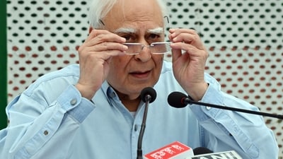 Kapil Sibal said both Sharad Pawar's different opinion on Adani is not an example of disunity. Kapil Sibal said both Sharad Pawar's different opinion on Adani is not an example of disunity.