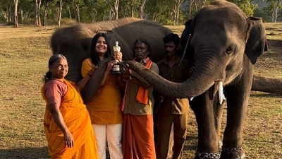Kartiki Gonsalves with Bomman, Bellie, Raghu, and Bommi. Kartiki Gonsalves with Bomman, Bellie, Raghu, and Bommi.