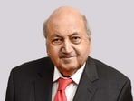 Keshub is also the chairman emeritus of Mahindra & Mahindra Group. (company website) Keshub is also the chairman emeritus of Mahindra & Mahindra Group. (company website)