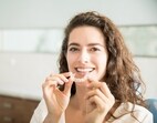 From improved comfort and discretion to flexibility and better oral health, Invisalign aligners offer a range of advantages for those seeking orthodontic treatment.