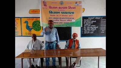 A Kisan Pathshala under way in Prayagraj. (HT file photo)