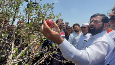 CM Shinde also held an interactive session with farmers at Vankute Gramdaivat Temple. (HT PHOTO) CM Shinde also held an interactive session with farmers at Vankute Gramdaivat Temple. (HT PHOTO)