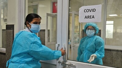 India sees a marginal decrease in daily covid tally. (HT_PRINT) India sees a marginal decrease in daily covid tally. (HT_PRINT)