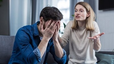 Lack of trust: If one person is always questioning the other person's loyalty or commitment, it could be a sign of a one-sided relationship. (Unsplash)