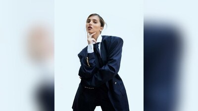 From her sleek blue pantsuit and matching hat to her minimalist makeup and chic hairdo, Tara Sutaria has once again proven why she is a fashion icon to watch out for. (Instagram/@tarasutaria) From her sleek blue pantsuit and matching hat to her minimalist makeup and chic hairdo, Tara Sutaria has once again proven why she is a fashion icon to watch out for. (Instagram/@tarasutaria)