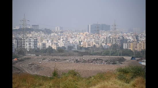 Phursungi and Uruli have been taking care of PMC garbage for over a decade. (HT PHOTO)