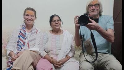 Danish painter Maria Torp and her photographer Niels-ole with Gulabi Gang founder Sampat Pal at her home in Banda, UP. (Sourced)