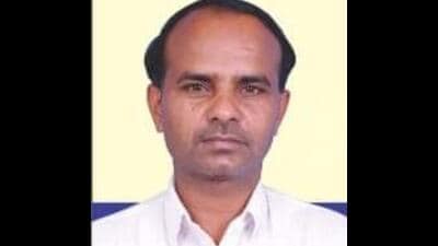 Nearly 10 months after his election, Satish Kataria has been removed from the post of Assandh municipal committee (MC) president, for not having requisite educational qualification. (HT Photo)