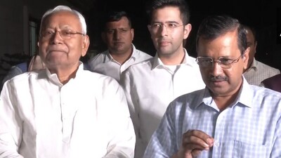 Nitish Kumar and Tejashwi Yadav meets Arvind Kejriwal in Delhi Nitish Kumar and Tejashwi Yadav meets Arvind Kejriwal in Delhi