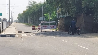 Barricades and a ‘Drive Slow’ signboard place near the road to Bathinda military station where the firing incident killed 4 jawans. (Sanjeev Kumar/ HT Photo) Barricades and a ‘Drive Slow’ signboard place near the road to Bathinda military station where the firing incident killed 4 jawans. (Sanjeev Kumar/ HT Photo)