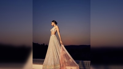 "Women and wind seem alike to me in their temperament. Even more in their purpose," Sobhita Dhulipala captioned her post.&nbsp; (Instagram/@sobhitad)