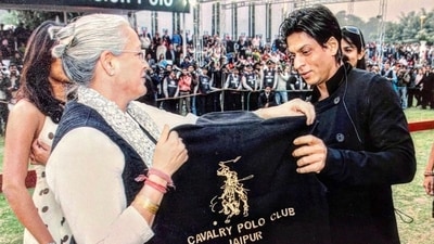 Nafisa Ali has shared a throwback picture featuring Shah Rukh Khan and Priyanka Chopra. Nafisa Ali has shared a throwback picture featuring Shah Rukh Khan and Priyanka Chopra.