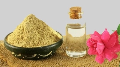 Multani mitti helps soothe heat rash in babies as well as in adults as it exhibits analgesic and anti-inflammatory properties. Mix ½ tbsp of multani mitti with water to form a paste. Apply it all over the affected area and leave for 10 mins. (Pinterest) Multani mitti helps soothe heat rash in babies as well as in adults as it exhibits analgesic and anti-inflammatory properties. Mix ½ tbsp of multani mitti with water to form a paste. Apply it all over the affected area and leave for 10 mins. (Pinterest)