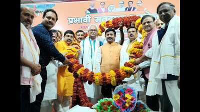 UP minister Nand Gopal Nandi at an ‘influential voters’ meet’ in Lucknow on Thursday. (Sourced) UP minister Nand Gopal Nandi at an ‘influential voters’ meet’ in Lucknow on Thursday. (Sourced)