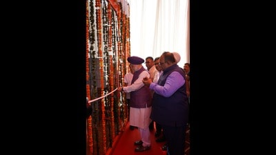 Union minister Hardeep Puri inaugurating toy kiosk at IOCL outlet in Aerocity, Mohali. (HT Photo)