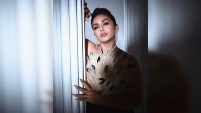 Huma Qureshi walked the red carpet wearing a halter strap dress which features feather detailing around the chest. (Instagram/@iamhumaq) Huma Qureshi walked the red carpet wearing a halter strap dress which features feather detailing around the chest. (Instagram/@iamhumaq)