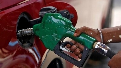While, petrol and diesel prices remained the same in Delhi; Noida and Gurugram reported marginally changes. (HT_PRINT) While, petrol and diesel prices remained the same in Delhi; Noida and Gurugram reported marginally changes. (HT_PRINT)