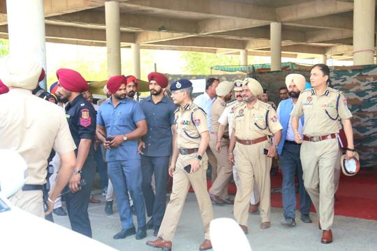 Punjab Police chief Gaurav Yadav and (ADGP), Bathinda range, SPS Parmar (extreme right) after reviewing security arrangements on Thursday. (Sanjeev Kumar/HT)