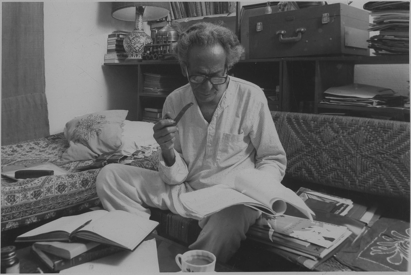 Habib Tanvir at home on 3 November 1993. (Harbans Mody/HT Photo) Habib Tanvir at home on 3 November 1993. (Harbans Mody/HT Photo)