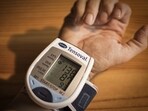 Health expert on how heart disease patients should take care while travelling 