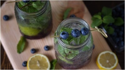 Blueberry Mint Lemonade: Mix fresh lemon juice, sugar, and water until sugar dissolves. To this concoction, add fresh blueberries and mint leaves, and blend until smooth. Strain and serve over ice. (Pexels) Blueberry Mint Lemonade: Mix fresh lemon juice, sugar, and water until sugar dissolves. To this concoction, add fresh blueberries and mint leaves, and blend until smooth. Strain and serve over ice. (Pexels)