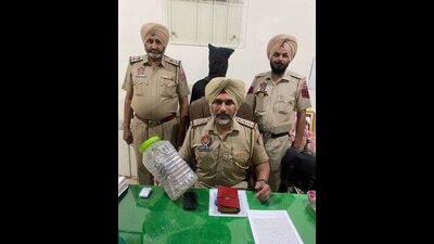 Religious singer kills female friend in front of husband in Ludhiana, arrested Religious singer kills female friend in front of husband in Ludhiana, arrested
