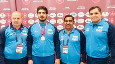 Anirudh Kumar (2nd from left) (Media_SAI) Anirudh Kumar (2nd from left) (Media_SAI)