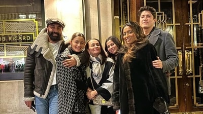 Ranbir and Alia were joined by her mom Soni Razdan, sister Shaheen Bhatt and a couple of friends in London. Ranbir and Alia were joined by her mom Soni Razdan, sister Shaheen Bhatt and a couple of friends in London. 