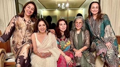 Anu Ranjan, Neena Gupta, Zeenat Aman and Soni Razdan met in Mumbai. Anu Ranjan, Neena Gupta, Zeenat Aman and Soni Razdan met in Mumbai.