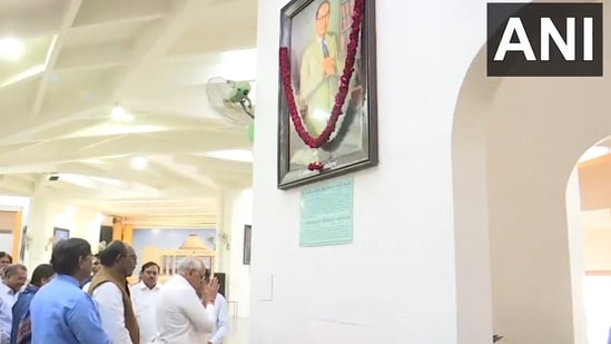 Gujarat CM Bhupendra Patel also paid his tribute to the great leader by bowing before his picture on his birth anniversary.(ANI)