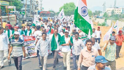 Hundreds of employees of Visakhapatnam Steel Plant took out a foot march on Saturday, protesting against the Centre’s stubborn stand on privatisation. (HT Photo) Hundreds of employees of Visakhapatnam Steel Plant took out a foot march on Saturday, protesting against the Centre’s stubborn stand on privatisation. (HT Photo)