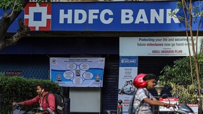 A HDFC Bank Ltd. branch in Mumbai, India, on Friday, April 14. (Bloomberg)