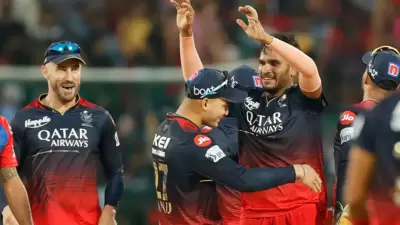 Vijaykumar Vyshak with RCB teammates (IPL) Vijaykumar Vyshak with RCB teammates (IPL)