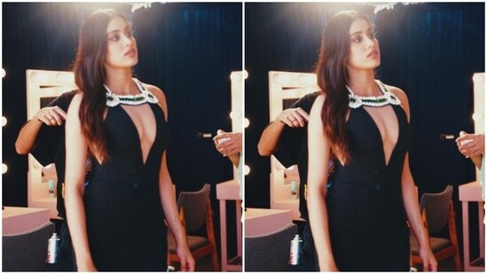 Styled by fashion stylist Priyanka Kapadia Badani, Janhvi wore her tresses open in wavy curls with a middle part.&nbsp;(Instagram/@janhvikapoor)