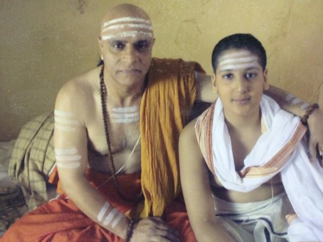 Rohit as child artiste with actor KK Raina in TV serial Ganga Upnishad
